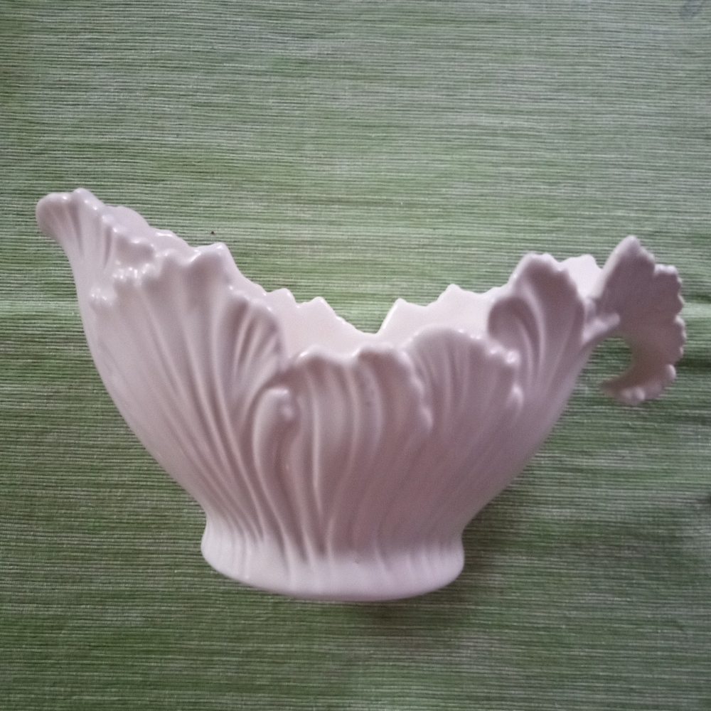 Lenox Cream Ceramic Shell-Shaped Bowl